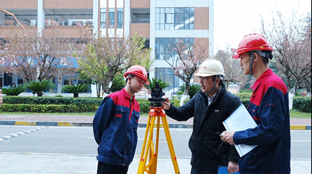 培养具备建筑工程技术专业必备的文化基